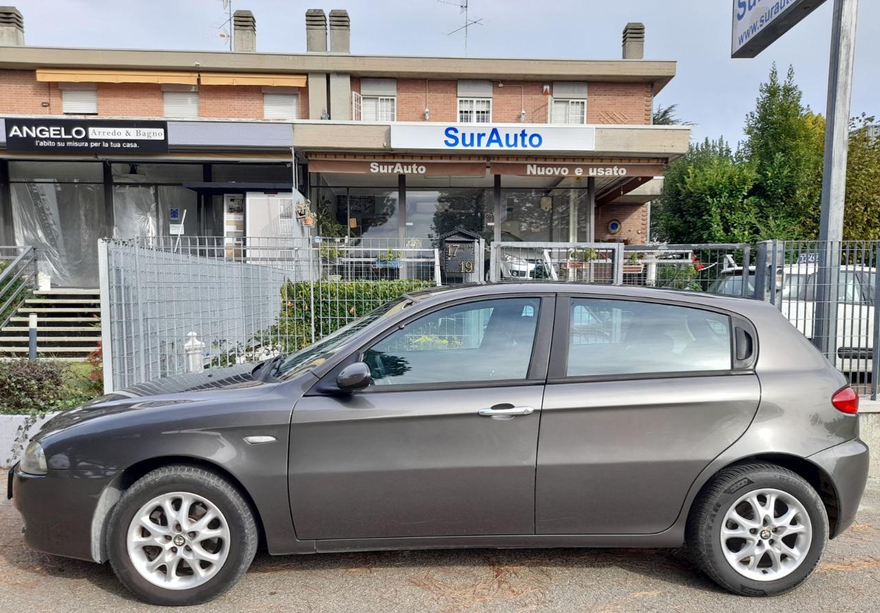 SurAuto - ALFA ROMEO 147 1.6 16V TS 5 porte Distinctive Imp.Gpl