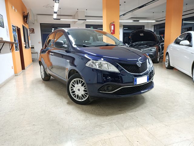 LANCIA Ypsilon 1.2 69 CV 5 porte Silver Immagine 0