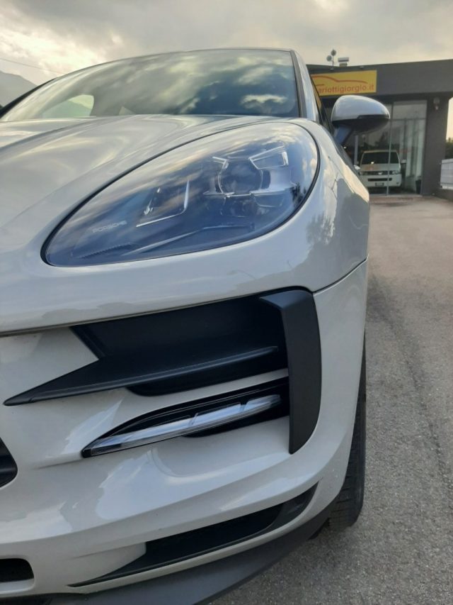 PORSCHE Macan 2.0 Immagine 4