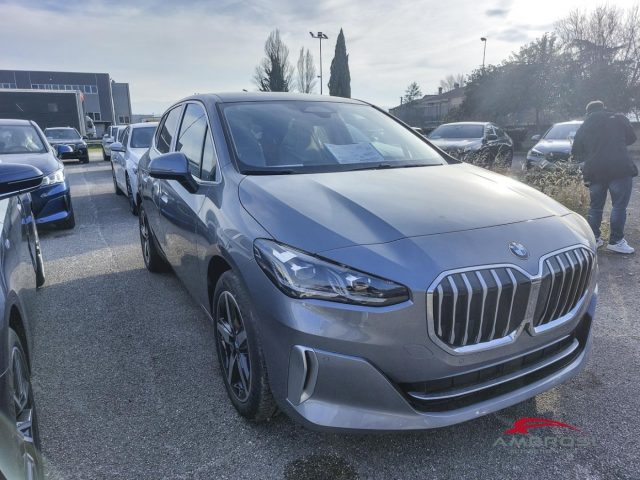 BMW 218 Serie 2 d Innovation package Luxury line Immagine 1