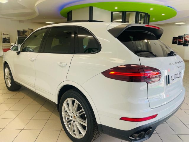 PORSCHE Cayenne 3.0 Diesel Platinum Edition Immagine 3