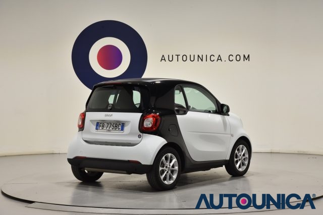 SMART ForTwo 1.0 BENZINA YOUNGSTER AUTOMATICA Immagine 4