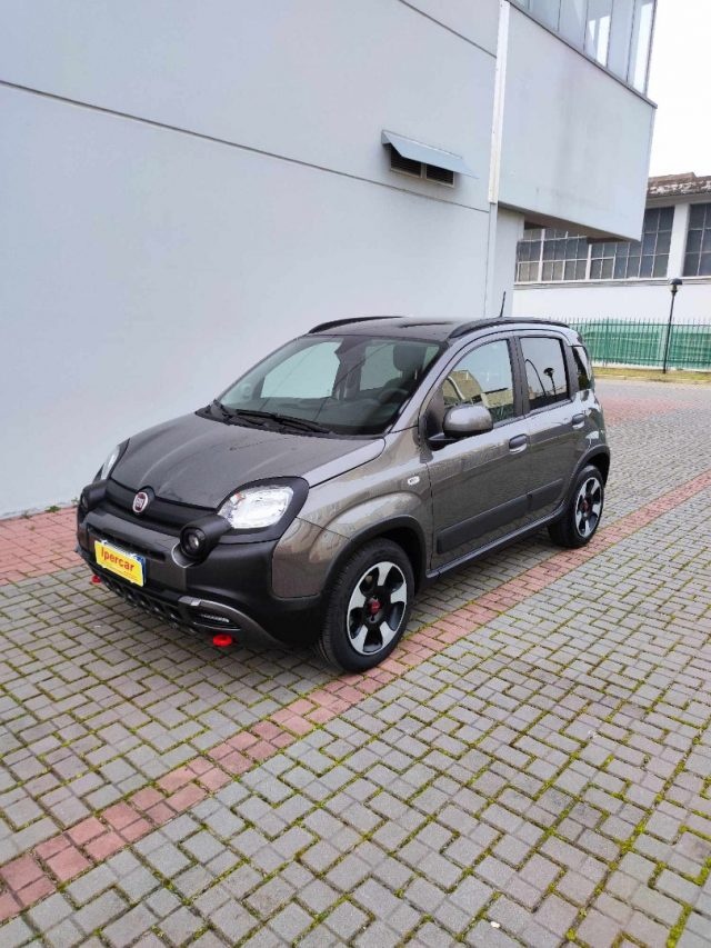 FIAT Panda Cross 1.0 HYBRID Immagine 0