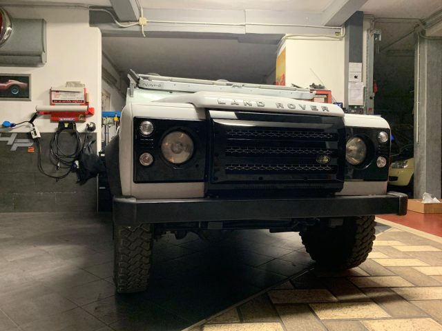 LAND ROVER Defender 90 2.2 TD4 Station Wagon Immagine 2