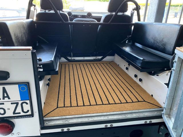 LAND ROVER DEFENDER 90 2.2 TD4 STATION WAGON - foto 13