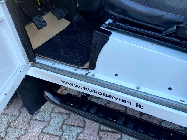 LAND ROVER DEFENDER 90 2.2 TD4 STATION WAGON - foto 19
