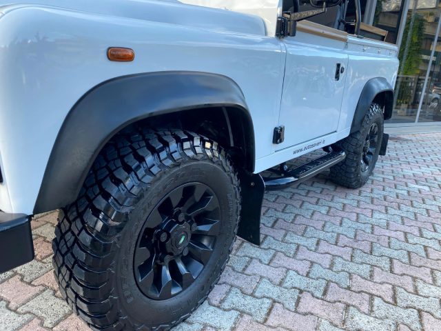 LAND ROVER DEFENDER 90 2.2 TD4 STATION WAGON - foto 23