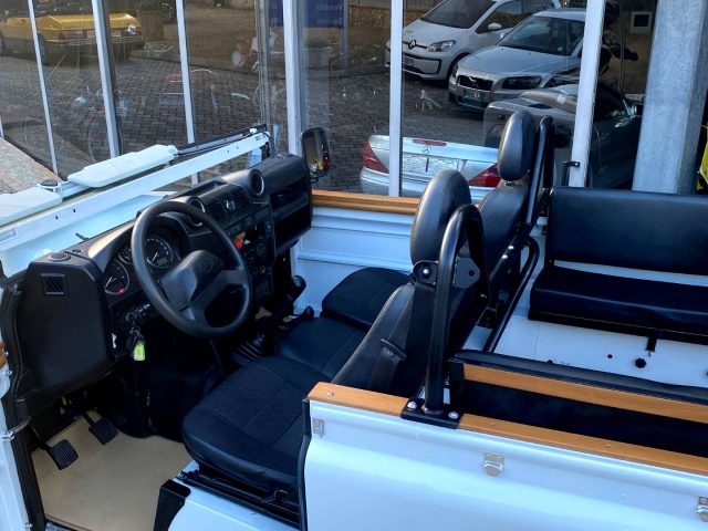LAND ROVER DEFENDER 90 2.2 TD4 STATION WAGON - foto 25