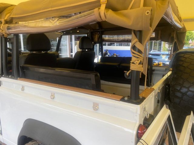 LAND ROVER DEFENDER 90 2.2 TD4 STATION WAGON - foto 32