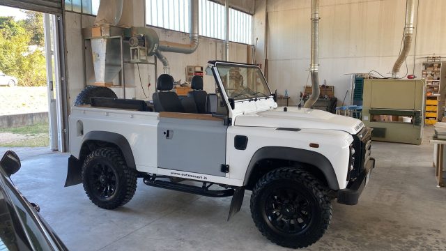 LAND ROVER DEFENDER 90 2.2 TD4 STATION WAGON - foto 42