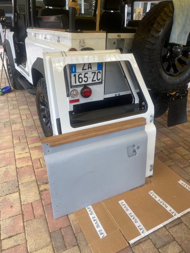 LAND ROVER DEFENDER 90 2.2 TD4 STATION WAGON - foto 44