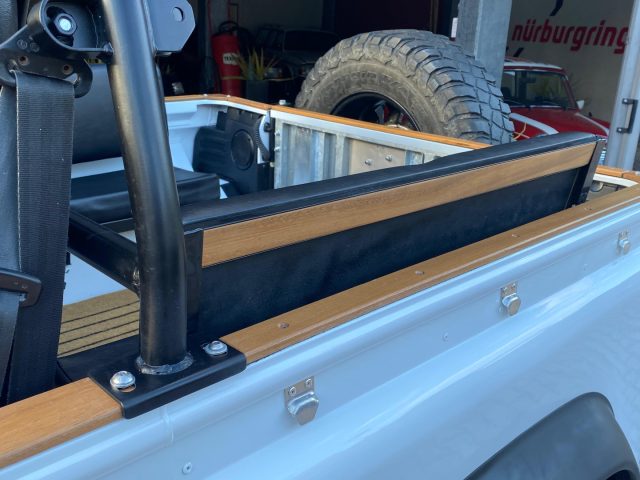 LAND ROVER DEFENDER 90 2.2 TD4 STATION WAGON - foto 49