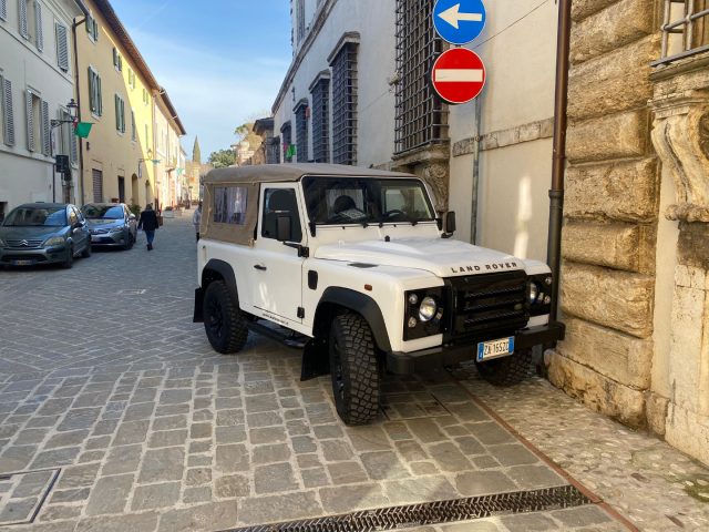 LAND ROVER DEFENDER 90 2.2 TD4 STATION WAGON - foto 50