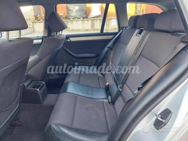 BMW 320 Serie 3 d turbodiesel cat Touring Immagine 4