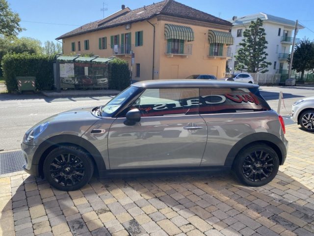 MINI One 1.5 One 75 CV 3 porte Immagine 2