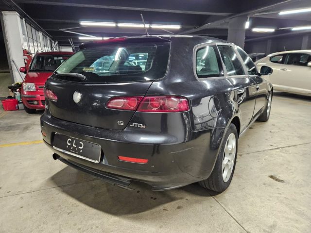 ALFA ROMEO 159 1.9 JTDm 16V Sportwagon Immagine 2