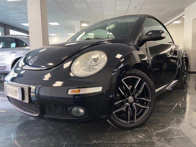 VOLKSWAGEN New Beetle 1.6 CA 3P. CABRIO + SED. RISCALDABILI + MP3 Immagine 0