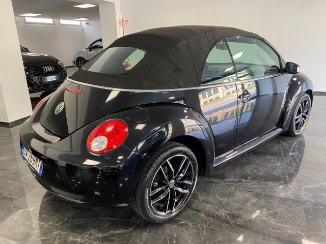 VOLKSWAGEN New Beetle 1.6 CA 3P. CABRIO + SED. RISCALDABILI + MP3 Immagine 1