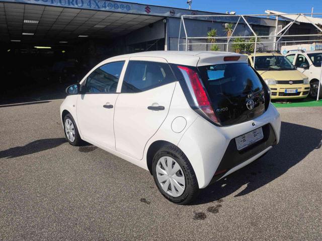 TOYOTA Aygo 1.0 VVT-i 69 CV 5 p. km 37000 ok neopatentati Immagine 2