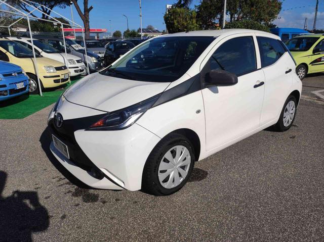 TOYOTA Aygo 1.0 VVT-i 69 CV 5 p. km 37000 ok neopatentati Immagine 0