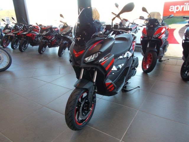 APRILIA SR GT 125 REPLICA Immagine 3