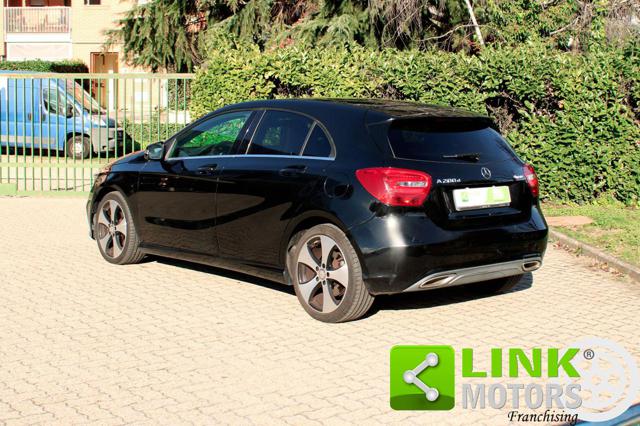 MERCEDES-BENZ A 200 D Automatic 4Matic Premium Sport Plus Night Immagine 2