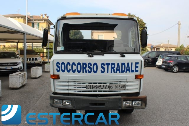 NISSAN L70.09  CARROATTREZZI PATENTE C Immagine 4