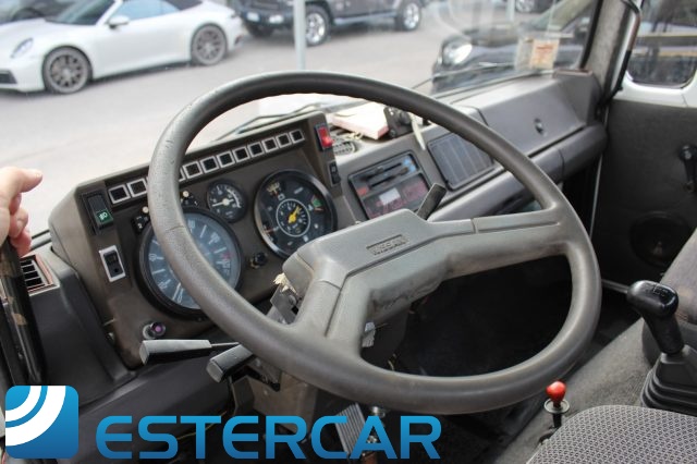 NISSAN L70.09  CARROATTREZZI PATENTE C Immagine 2