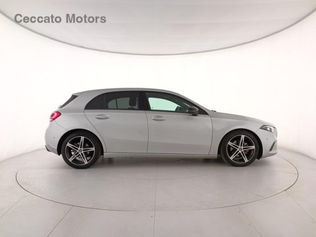 MERCEDES-BENZ A 180 d Automatic Sport Immagine 2