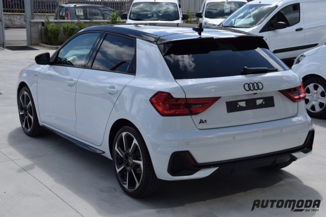 AUDI A1 1.0TFSI Stronic Identity black Immagine 3