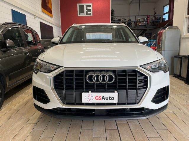 AUDI Q3 2.0 TDI 150 CV S-tronic Business Immagine 1