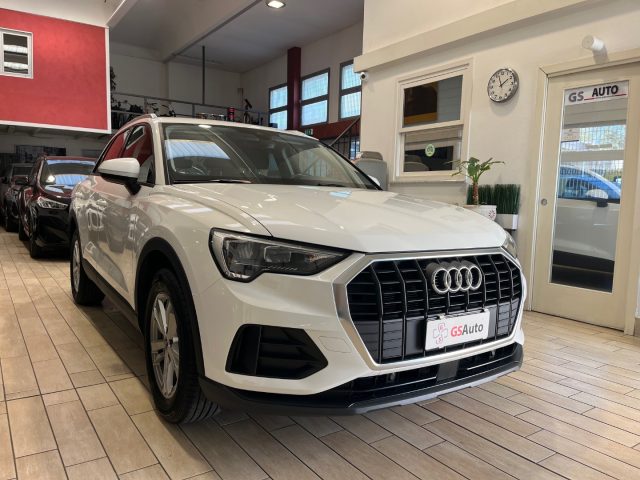 AUDI Q3 2.0 TDI 150 CV S-tronic Business Immagine 2