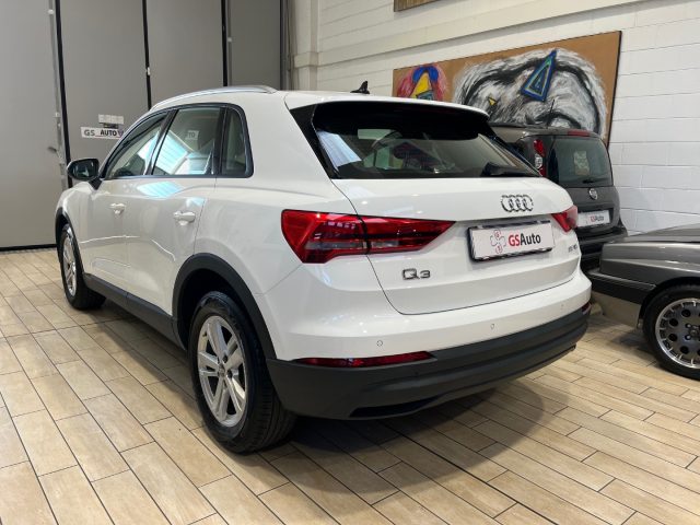 AUDI Q3 2.0 TDI 150 CV S-tronic Business Immagine 3