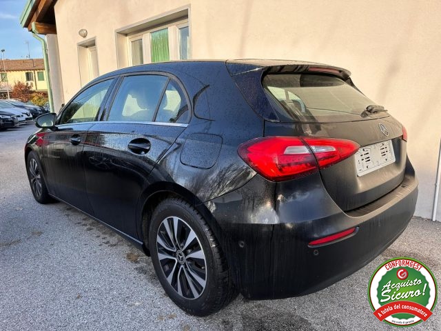 MERCEDES-BENZ A 180 Executive Navi Pelle Uniproprietario Immagine 2