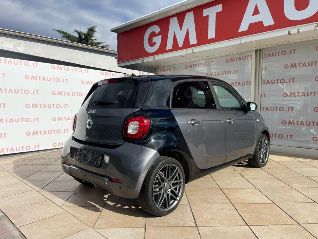 SMART ForFour 0.9 90CV BRABUS STYLE PANORAMA LED NAVIGATORE Immagine 4