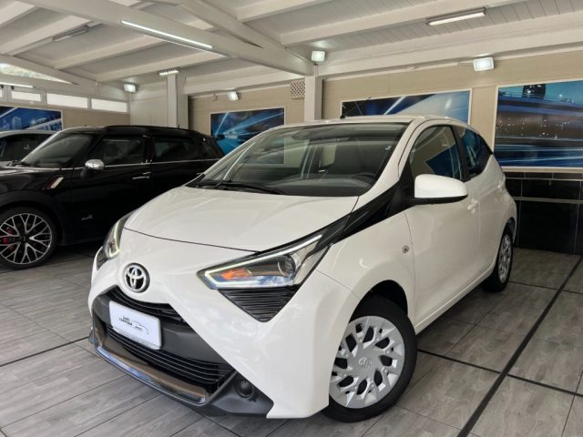 TOYOTA Aygo Connect 1.0 VVT-i 72 CV 5 porte x-cool Immagine 0