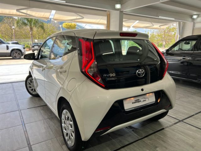 TOYOTA Aygo Connect 1.0 VVT-i 72 CV 5 porte x-cool Immagine 1