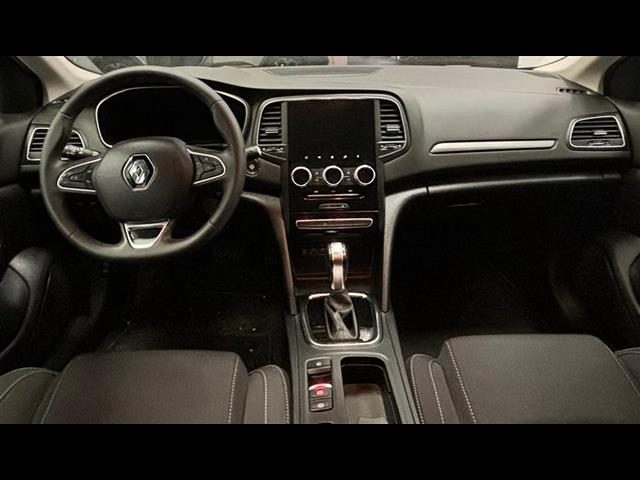 RENAULT Megane Sporter 1.6 E-TECH Plug-in Hybrid Business Immagine 3