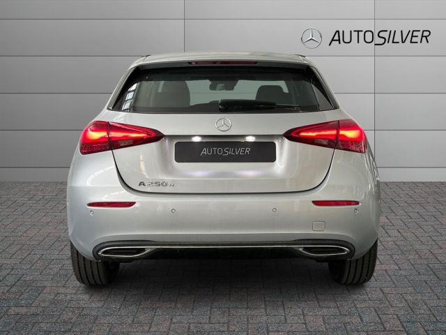 MERCEDES-BENZ A 250 e EQ Auto Progressive Advanced Immagine 3