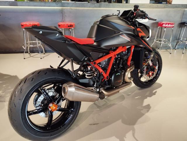 KTM 1290 Super Duke R 1390 R EVO Immagine 2