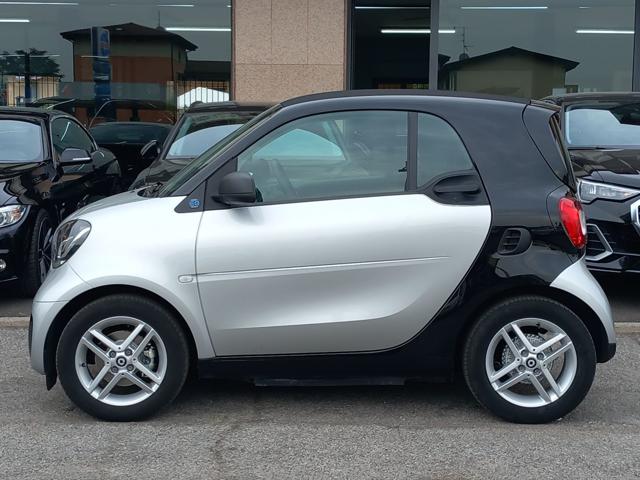 SMART ForTwo EQ Pure NEOPATENTATI - CARICATORE ORIGINALE Immagine 2