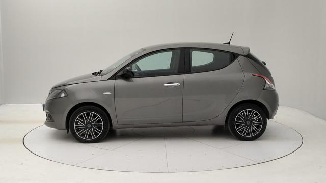 LANCIA Ypsilon 1.0 firefly hybrid Gold s&s 70cv Immagine 1