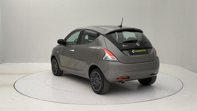 LANCIA Ypsilon 1.0 firefly hybrid Gold s&s 70cv Immagine 2