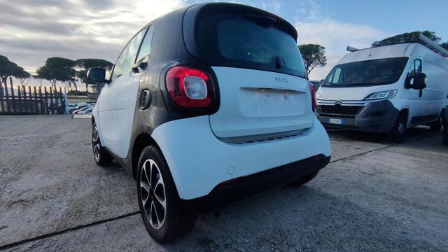 SMART ForTwo 1.0cc 71cv Bluetooth CruiseControl Clima Auto Immagine 3