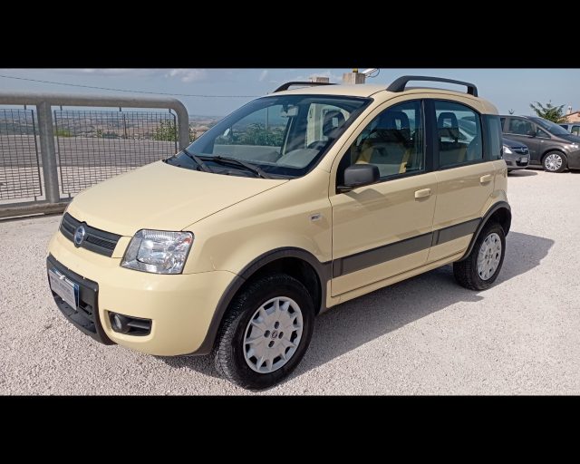 FIAT Panda 1.2 4x4 Climbing Immagine 0