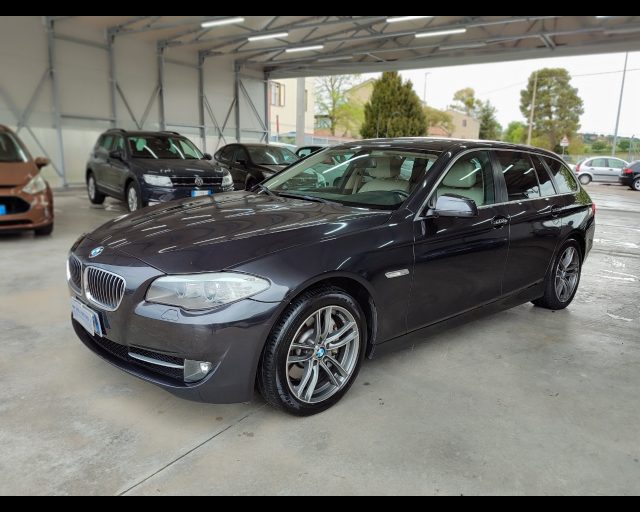 BMW 525 d xDrive Touring Business Immagine 0