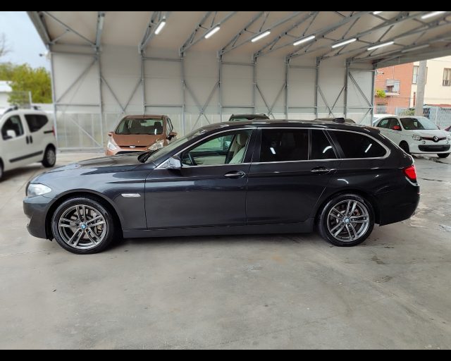 BMW 525 d xDrive Touring Business Immagine 3
