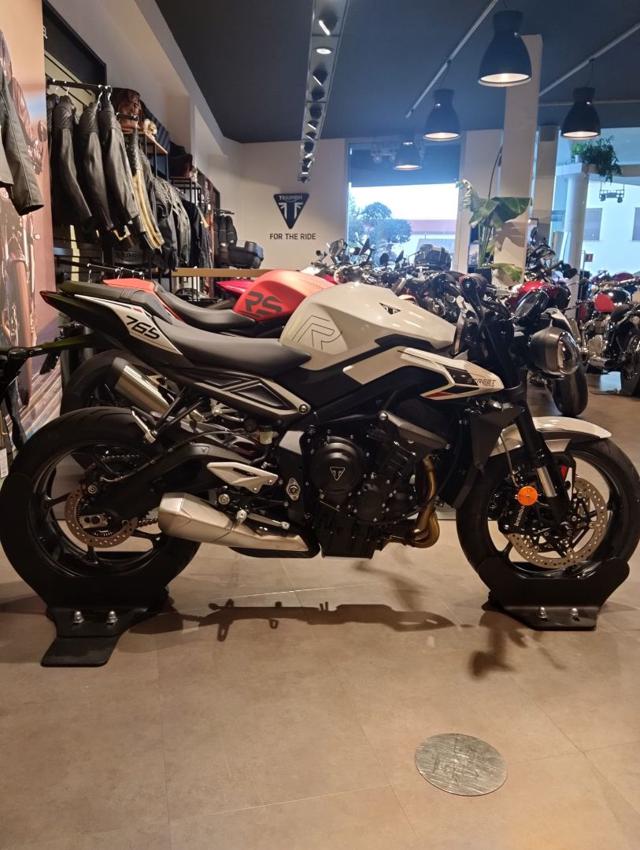 TRIUMPH Street Triple R 2024 Immagine 3