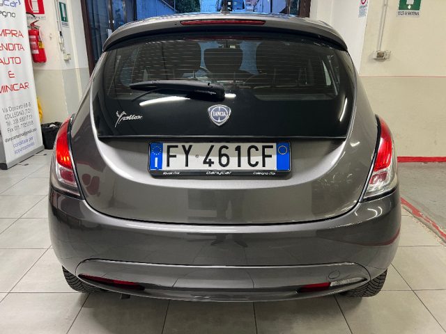 LANCIA Ypsilon 0.9 TwinAir 85 CV 5 porte S&S DFN Silver Immagine 2