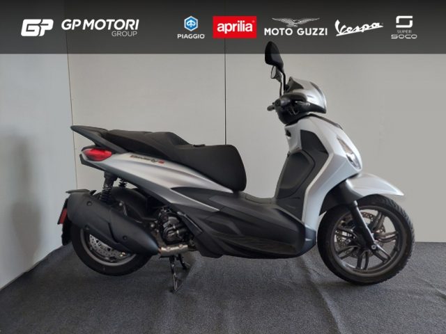 PIAGGIO Beverly 300 i.e. S e DEEP BLACK Immagine 1